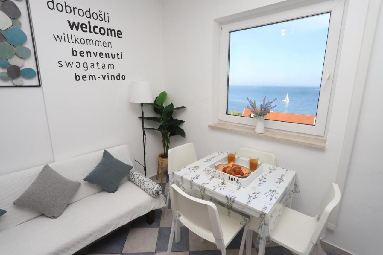 Apartment Relaxing Sea View, Okrug Gornji Exterior photo