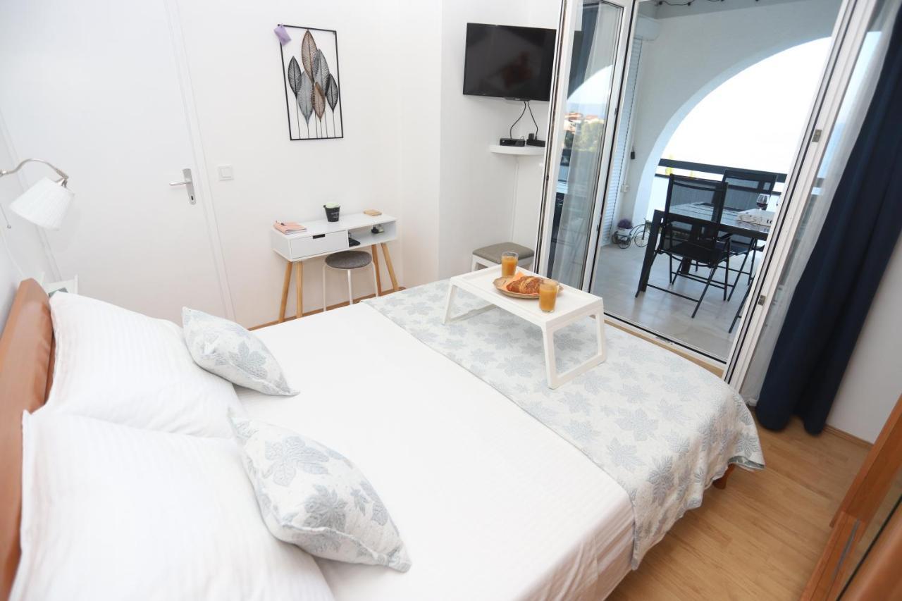 Apartment Relaxing Sea View, Okrug Gornji Exterior photo