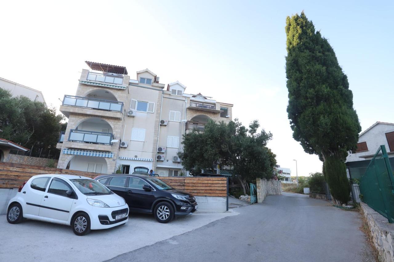 Apartment Relaxing Sea View, Okrug Gornji Exterior photo