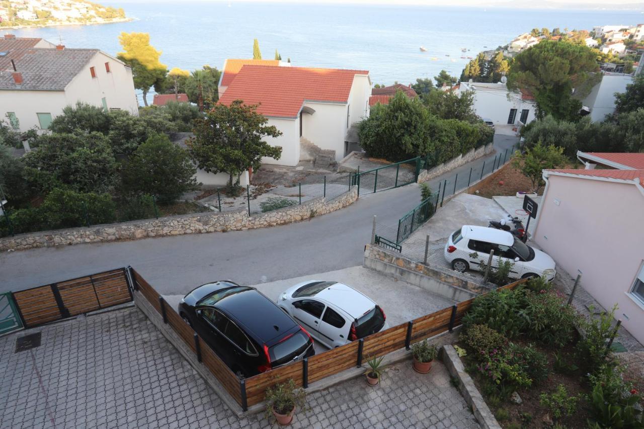Apartment Relaxing Sea View, Okrug Gornji Exterior photo